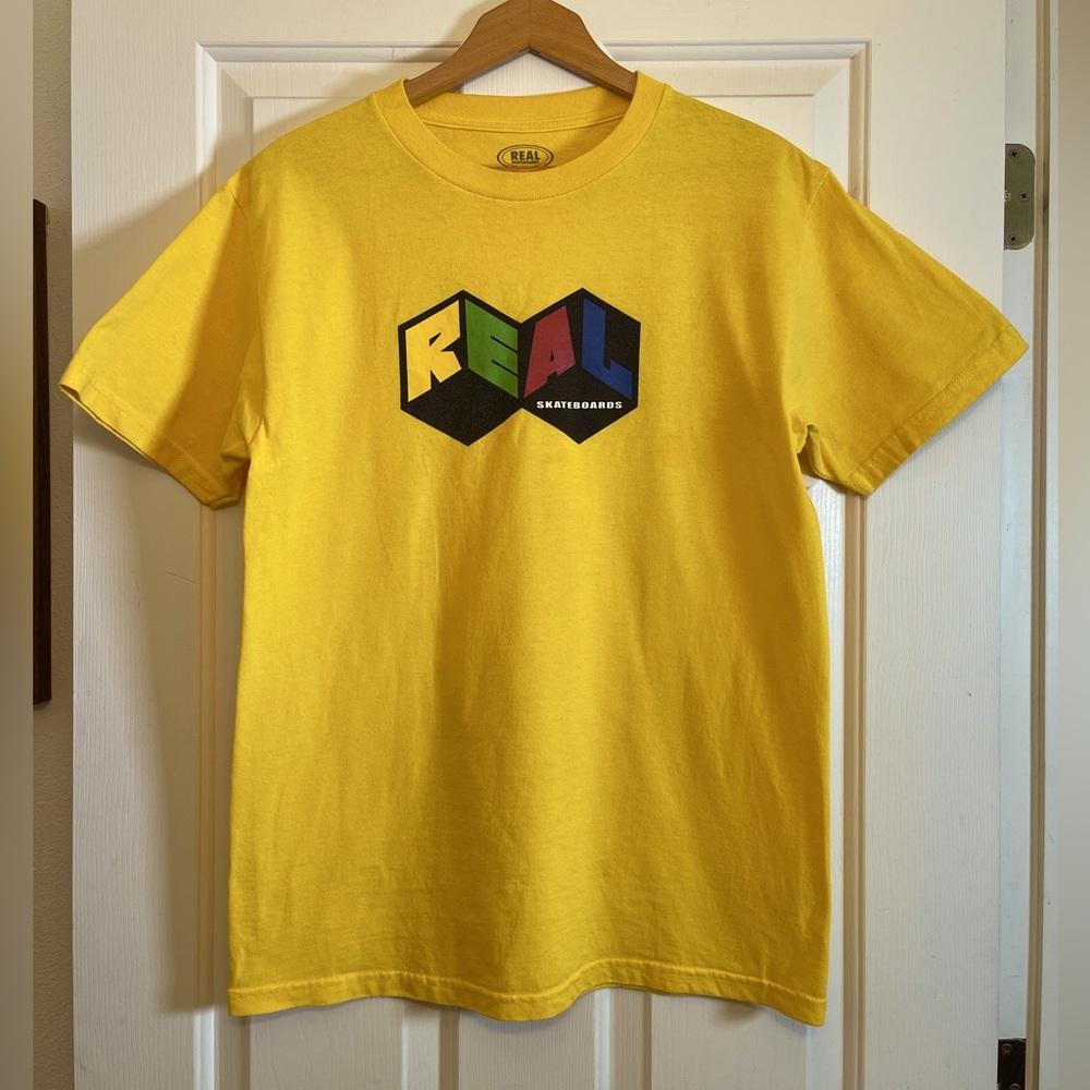 Real skateboards size Medium shirt yellow skate unisex graphic logo cotton